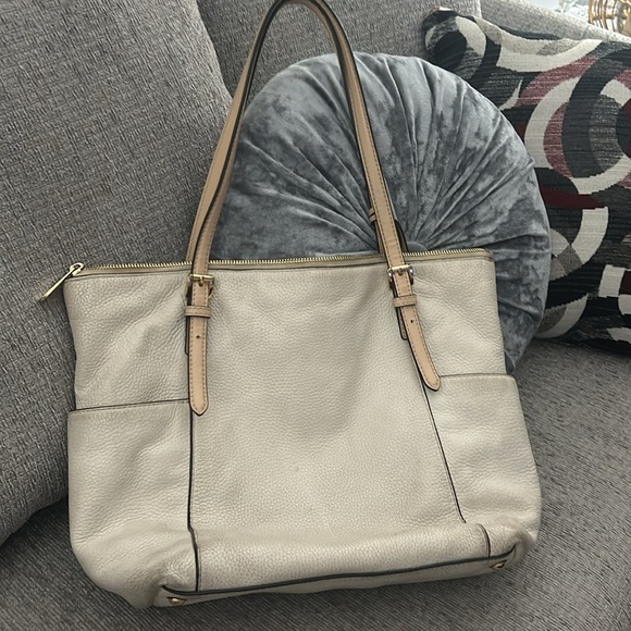 Michael Kors bag - Picture 3 of 14